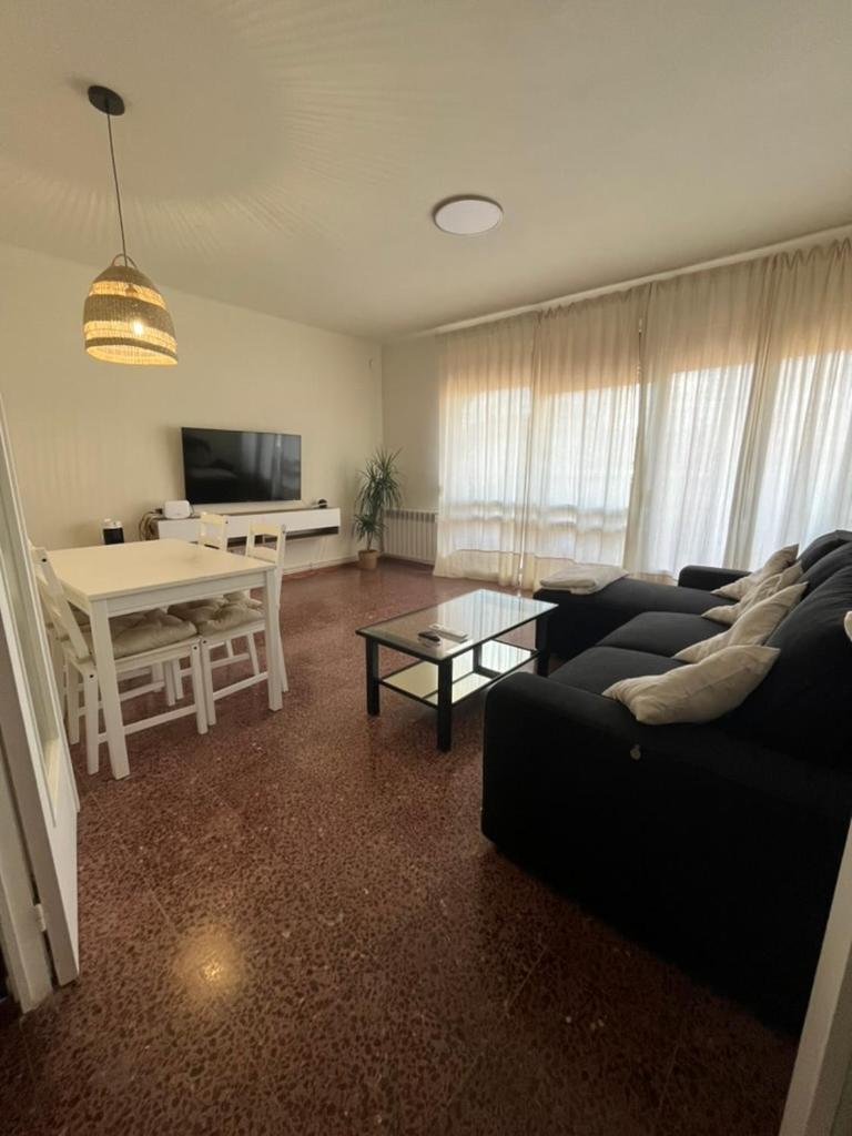 Encantador Apartamento En El Corazon De Tremp Exterior foto